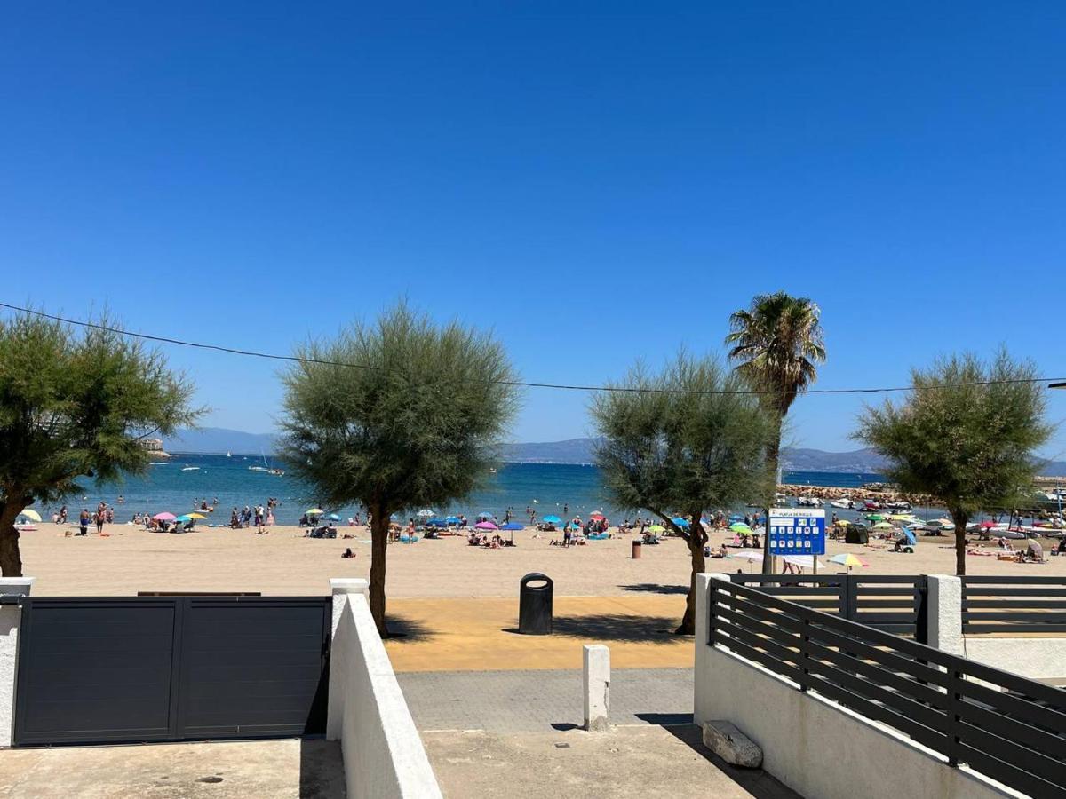 Apartamento En La Playa. Free Parking. Free Wifi L' Escala Kültér fotó
