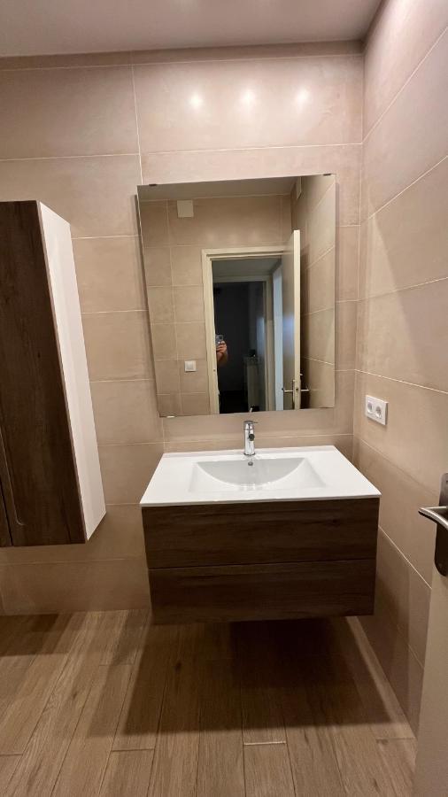Apartamento En La Playa. Free Parking. Free Wifi L' Escala Kültér fotó