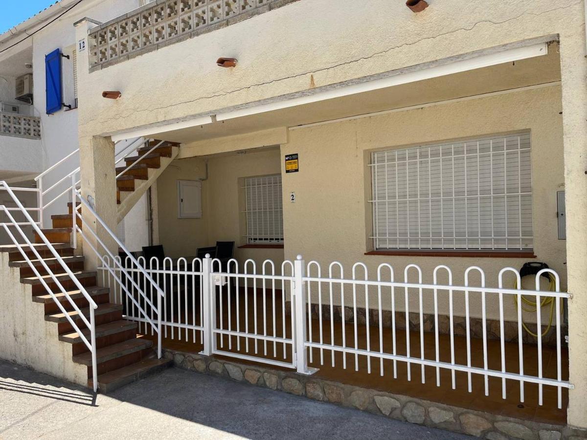 Apartamento En La Playa. Free Parking. Free Wifi L' Escala Kültér fotó