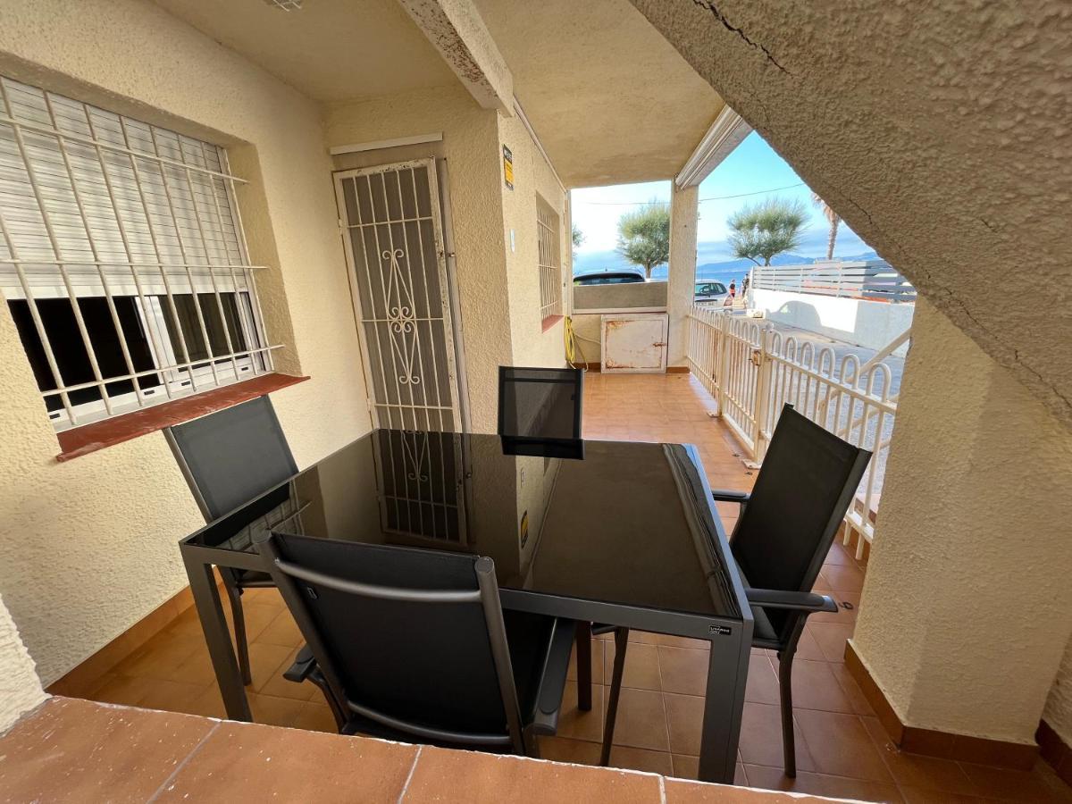 Apartamento En La Playa. Free Parking. Free Wifi L' Escala Kültér fotó